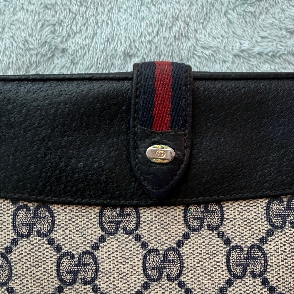 Gucci Black and Cream Monogram Clutch - Picture 5 of 16
